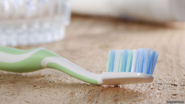 cepillo de dientes tratamientos infantiles - cuidado odontológico infantil
